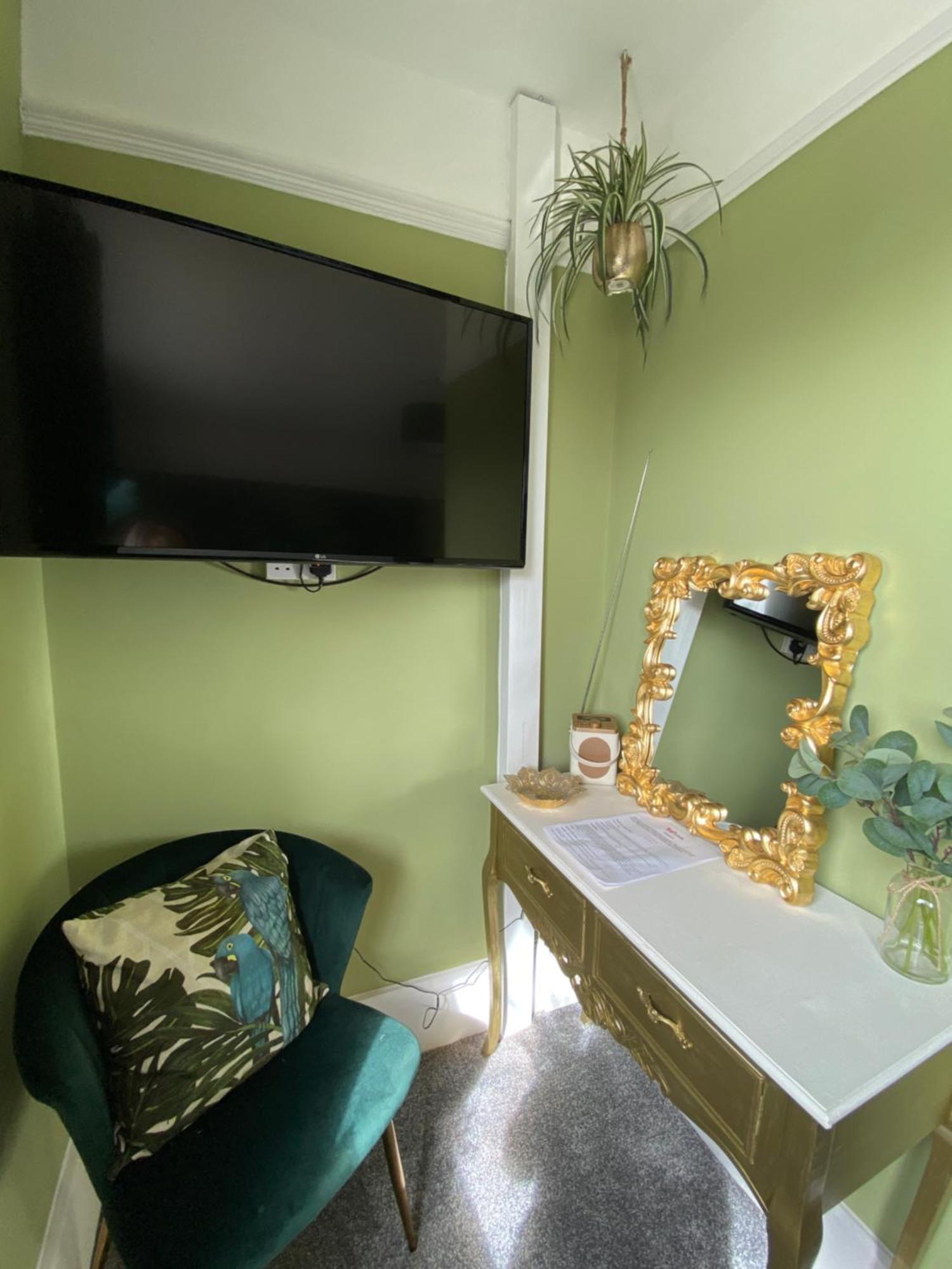 Butterfly Guest House Porthcawl Ngoại thất bức ảnh