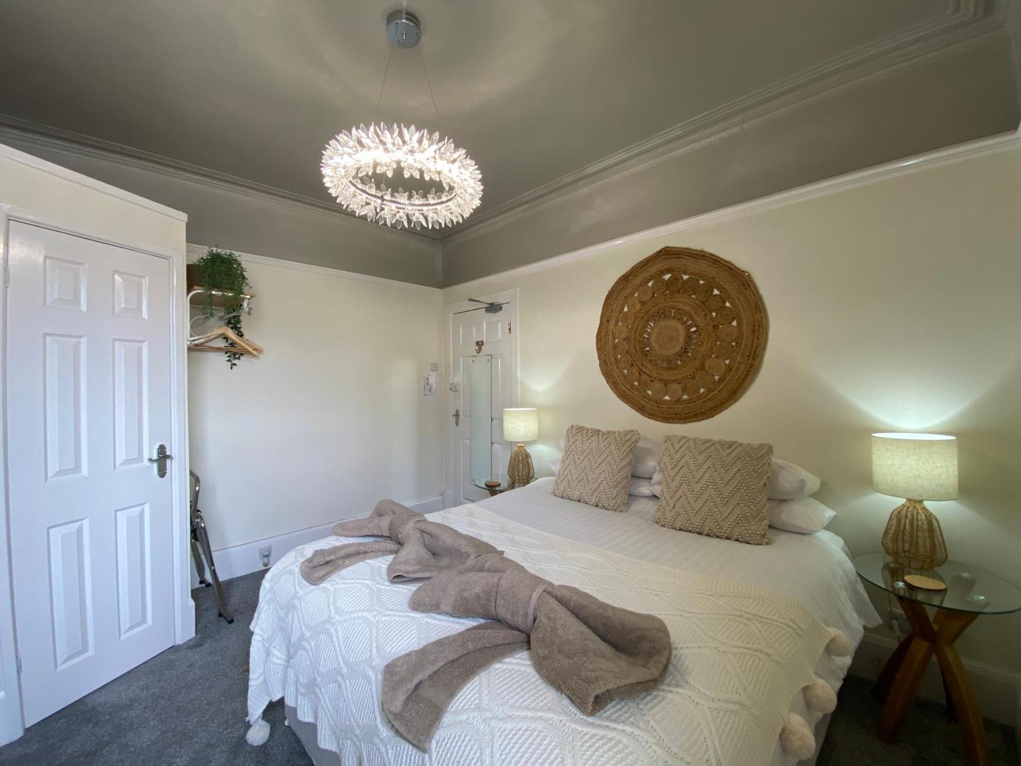 Butterfly Guest House Porthcawl Ngoại thất bức ảnh
