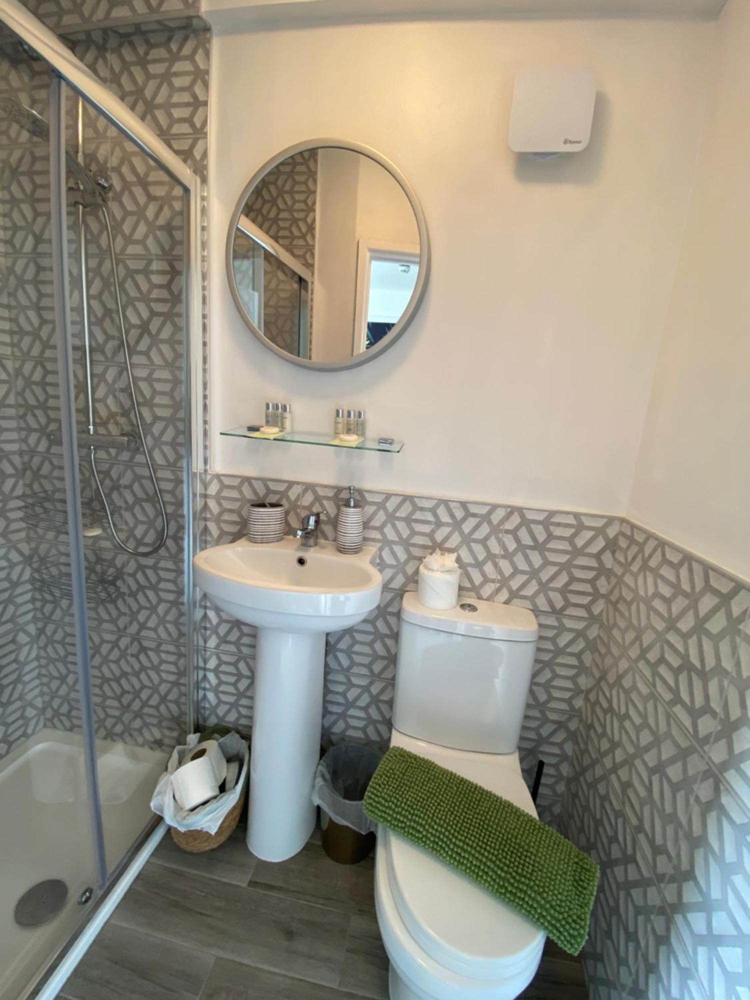 Butterfly Guest House Porthcawl Ngoại thất bức ảnh